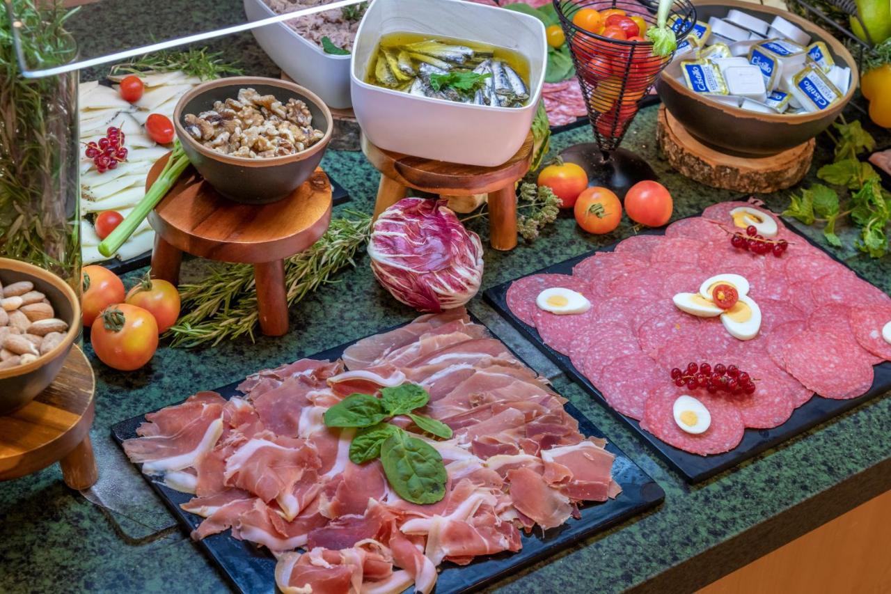 Vilar Rural De Sant Hilari Sacalm By Serhs Hotels Bagian luar foto