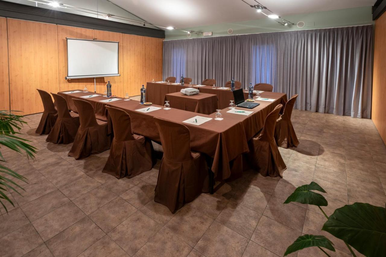 Vilar Rural De Sant Hilari Sacalm By Serhs Hotels Bagian luar foto