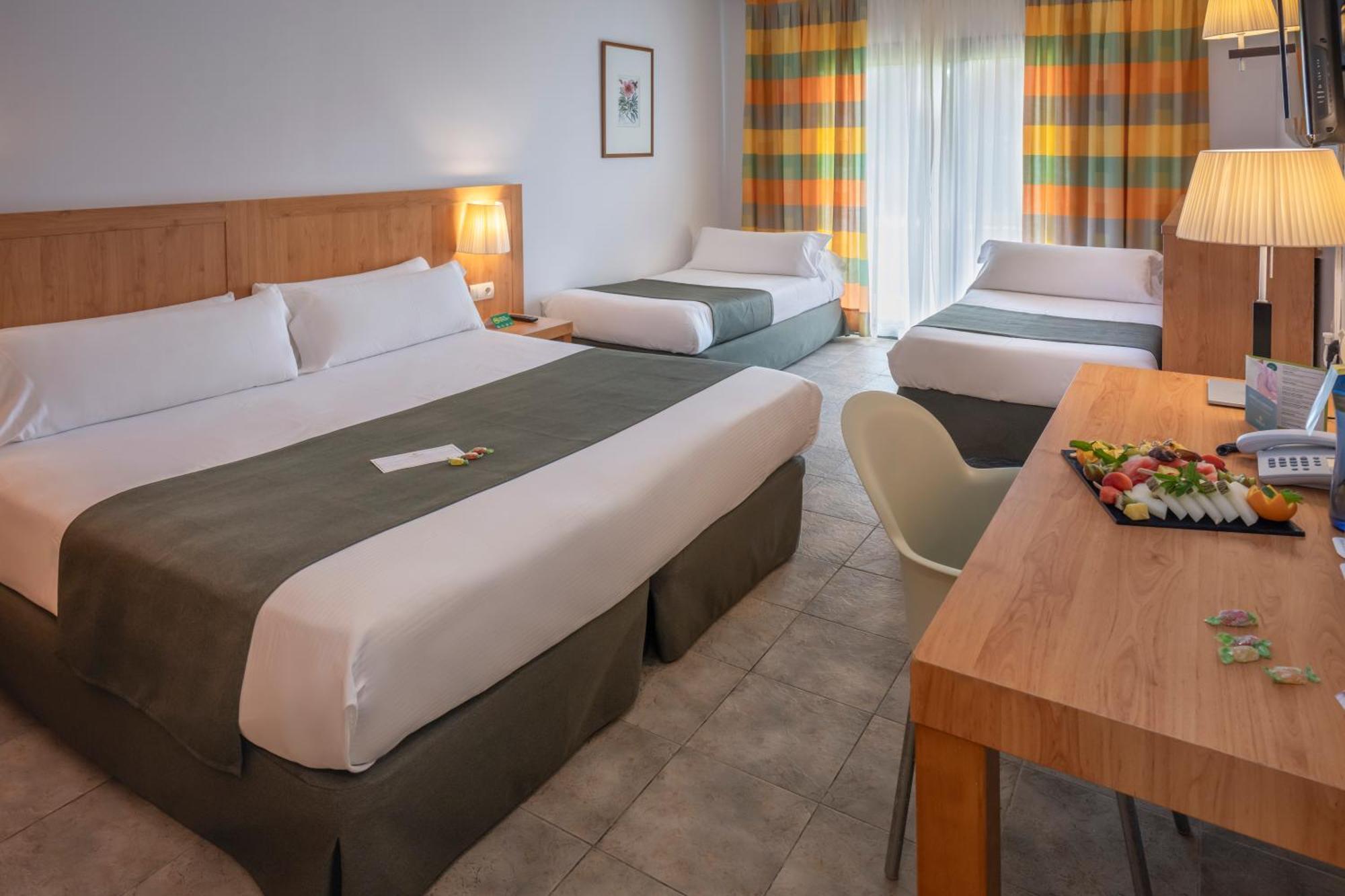 Vilar Rural De Sant Hilari Sacalm By Serhs Hotels Ruang foto
